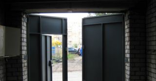 Купить гаражные ворота распашные Надым, цена от 3846 руб.